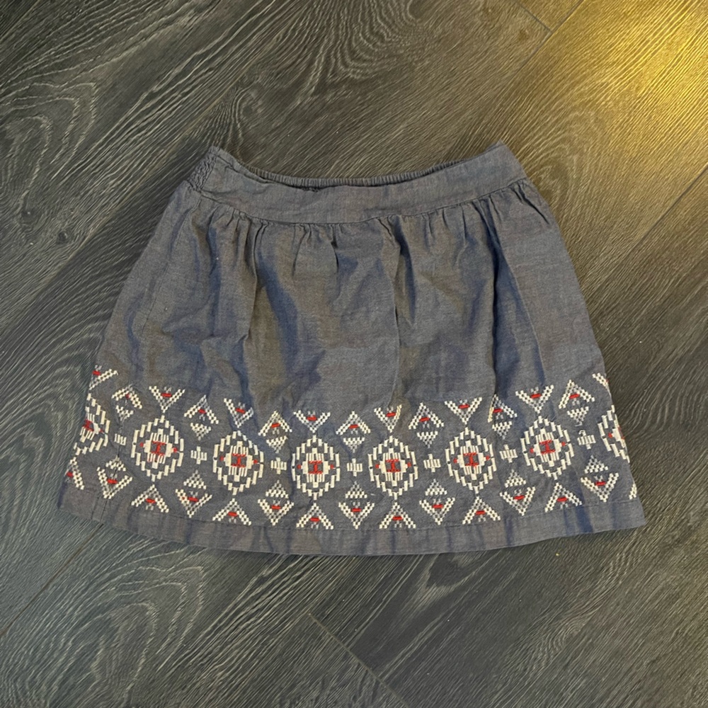 American Eagle Outfitters Women's Shorts - Gray with Red Embroidery